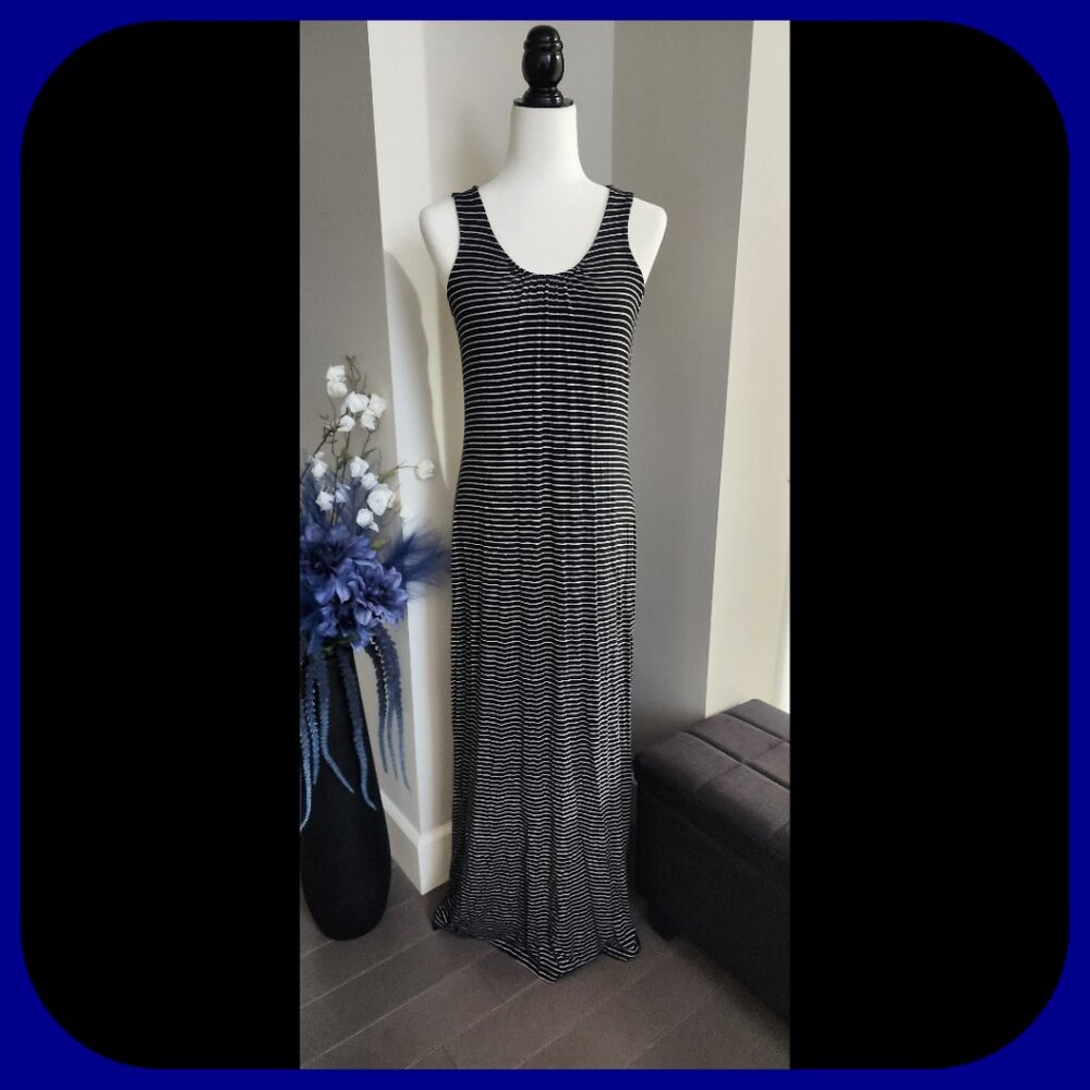 LORD & TAYLOR || Stretched Striped Maxi Dress (SIZE S)